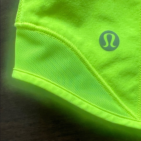 Bright, lightweight, and made to move—these Lululemon Hotty Hot 2.5” shorts are - Picture 7 of 9